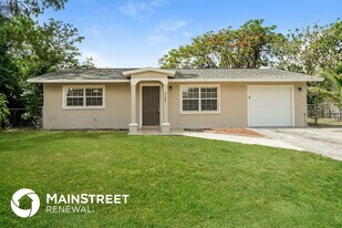 5107 5th St W in Lehigh Acres, FL - Building Photo