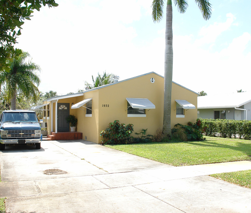 1932-1938 Harding St in Hollywood, FL - Building Photo