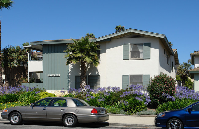 672-682 Empire Ave in Ventura, CA - Building Photo - Building Photo