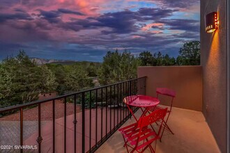 185 Arroyo Pinon Dr, Unit Luxury home in Sedona, AZ - Foto de edificio - Building Photo