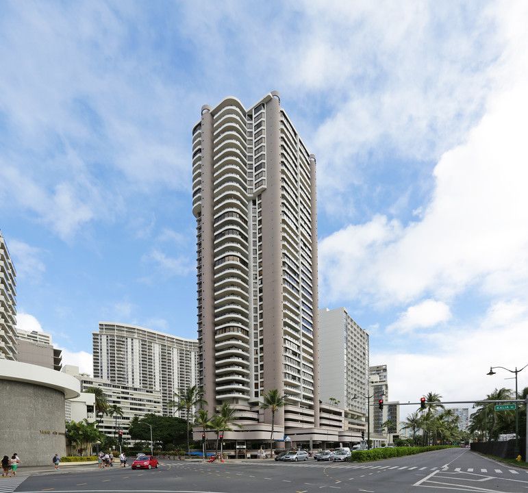 Canterbury Place in Honolulu, HI - Building Photo