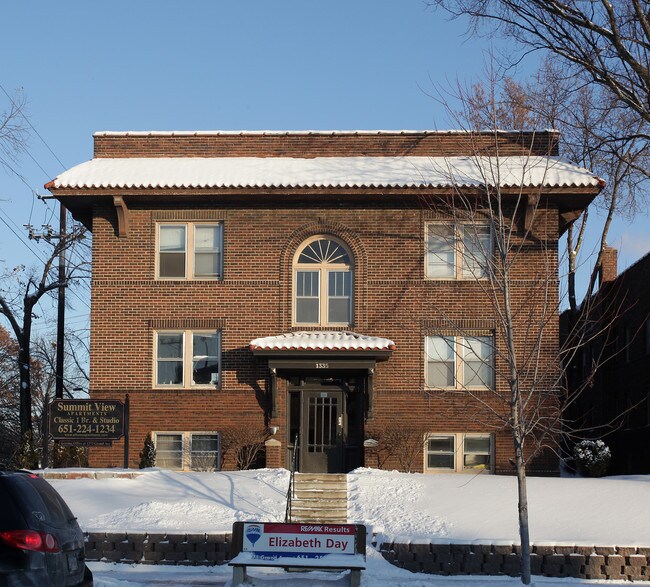 Summit View Apartments in St. Paul, MN - Foto de edificio - Building Photo