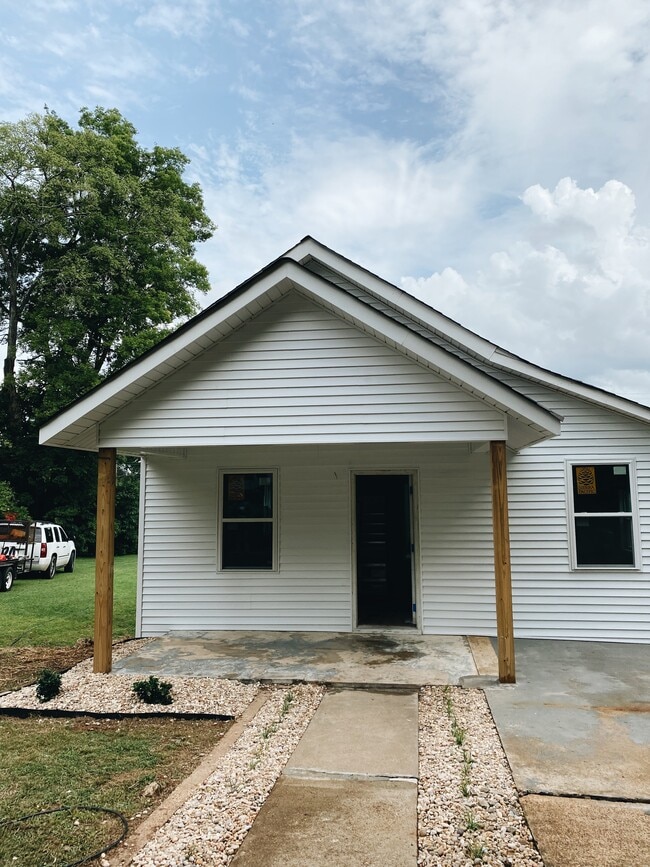808 E Mobile St in Florence, AL - Building Photo - Building Photo