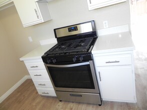 8602 Chapman Ave in Garden Grove, CA - Building Photo - Building Photo