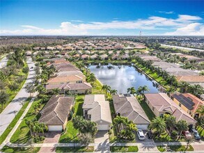 4949 Sandy Glen Way in Wimauma, FL - Building Photo - Building Photo