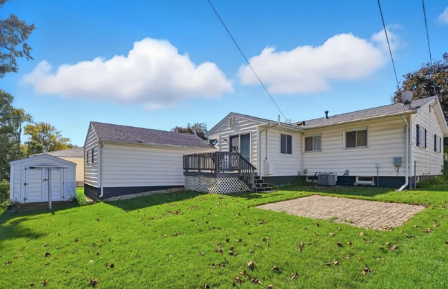 1111 Scott Ave in Waterloo, IA - Building Photo - Building Photo