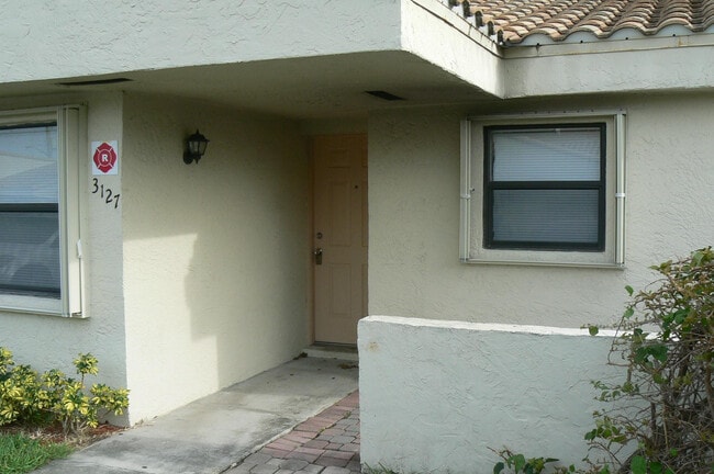 3111 Coral Ridge Dr in Coral Springs, FL - Building Photo - Building Photo