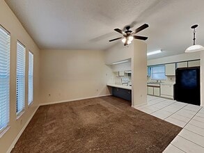 32819 Blossom Ln in Leesburg, FL - Foto de edificio - Building Photo