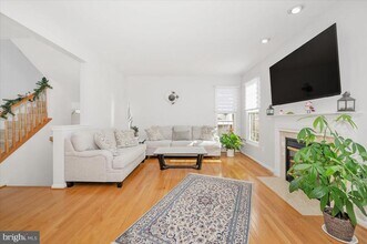 18921 Fountain Hills Dr in Germantown, MD - Building Photo - Building Photo