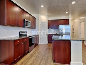 1233 Wagon Way in Spanish Fork, UT - Foto de edificio - Building Photo