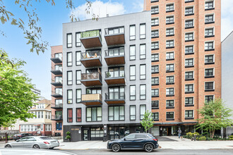 323 Lenox Rd in Brooklyn, NY - Foto de edificio - Building Photo