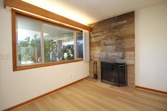 3200-3236 SW Marigold St in Portland, OR - Building Photo - Building Photo