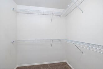 662 S Long Dr in Springfield, MO - Building Photo - Building Photo