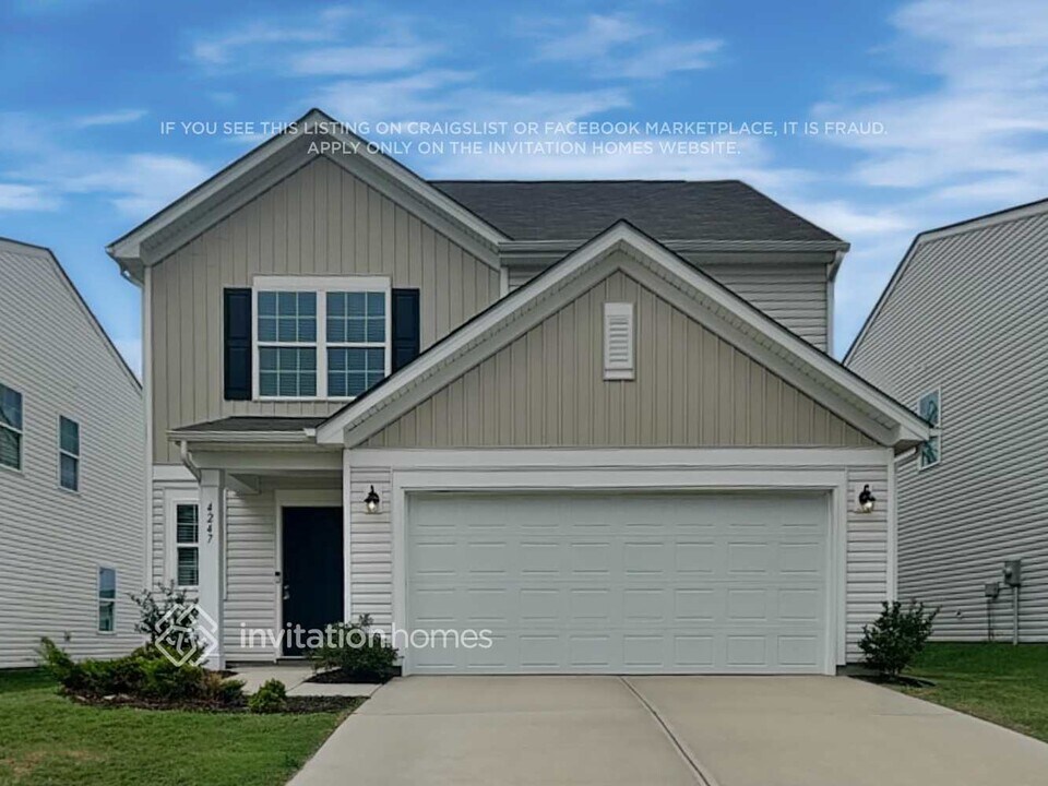 4247 Autumn Frost Trl in Charlotte, NC - Building Photo