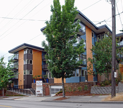 Voyager View Apartments in Seattle, WA - Building Photo - Building Photo