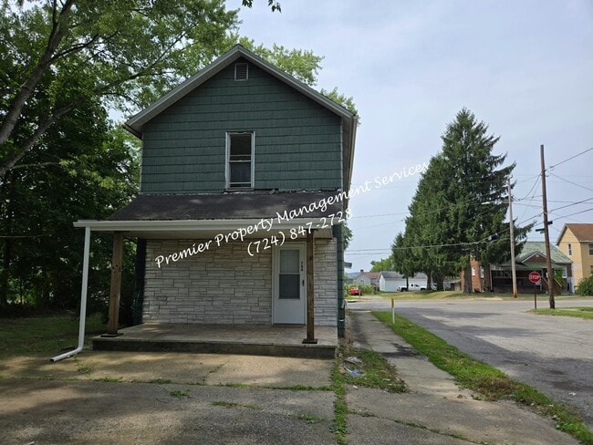 766 Lathrop St in New Castle, PA - Building Photo - Building Photo