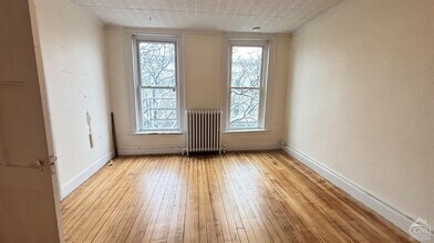 612 Warren St in Hudson, NY - Building Photo - Building Photo