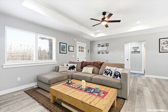 8233 W Aurora Hts Lp in Wasilla, AK - Building Photo - Building Photo