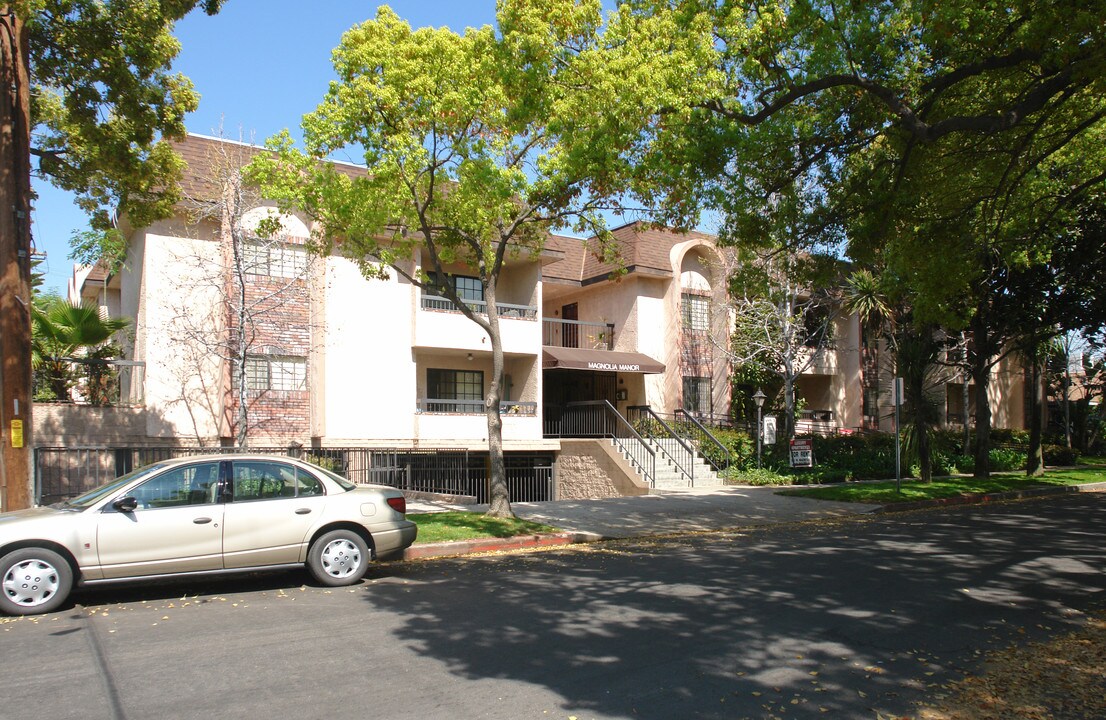 Magnolia Manor Apartments in Glendale, CA - Building Photo