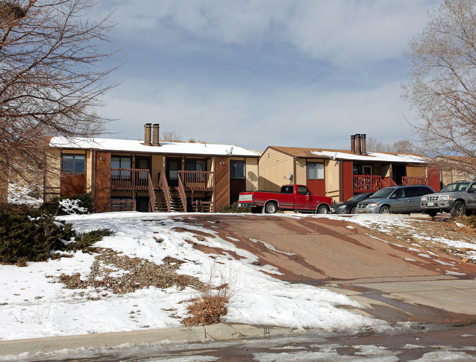 2914 Straus Ln in Colorado Springs, CO - Foto de edificio