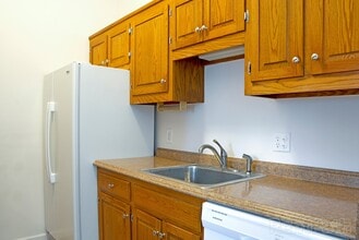 Patterson Place in Bristol, CT - Building Photo - Interior Photo