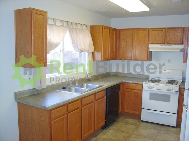2136 Altura Azul Ln NE in Albuquerque, NM - Building Photo - Building Photo