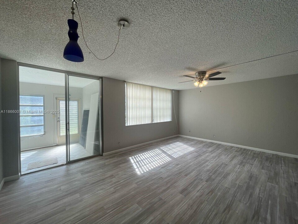 7875 Margate Blvd in Margate, FL - Building Photo