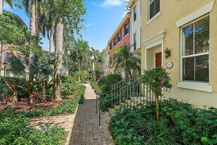 696 Fern St in West Palm Beach, FL - Building Photo