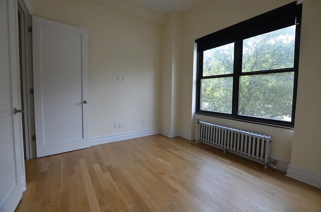 257 W 97th St, Unit 2FL in New York, NY - Foto de edificio - Building Photo
