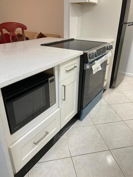 2070 Yarmouth E in Boca Raton, FL - Foto de edificio - Building Photo