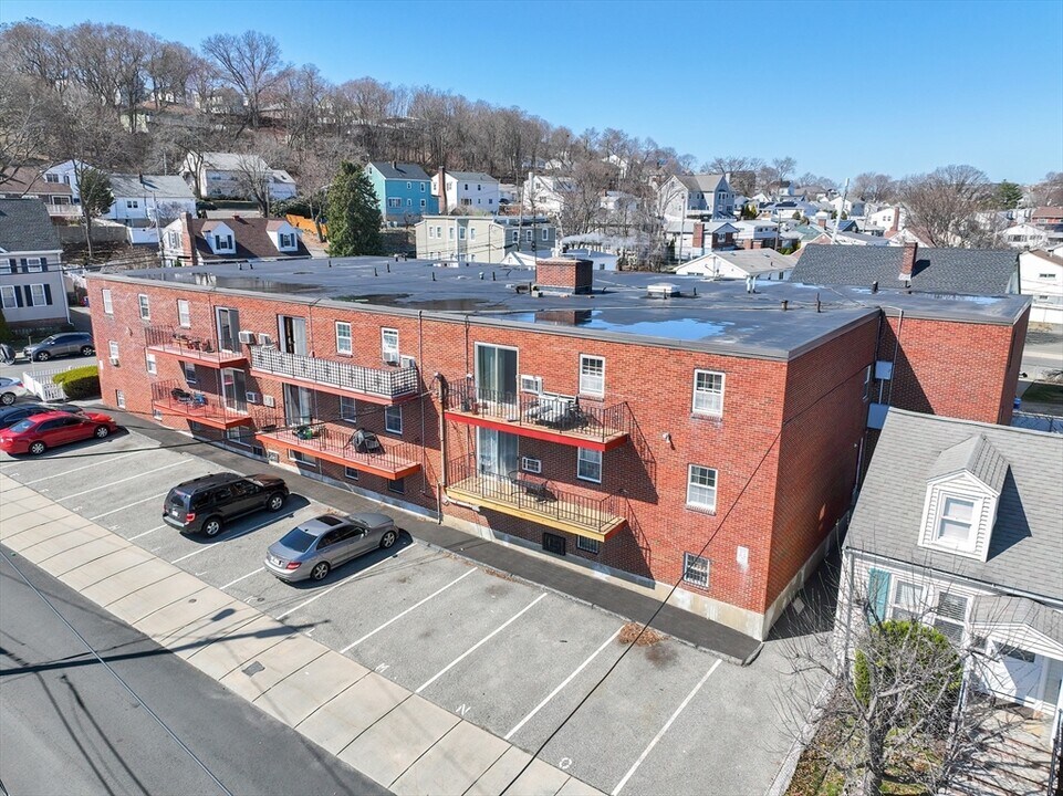 74 Springvale Ave in Chelsea, MA - Building Photo