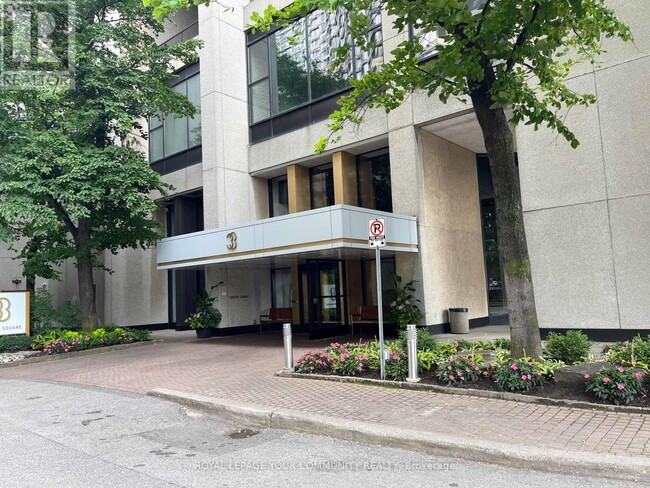 33-2633 Harbour Square