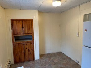 4 Laurel St-Unit -Unit A in Newport, NH - Building Photo - Building Photo