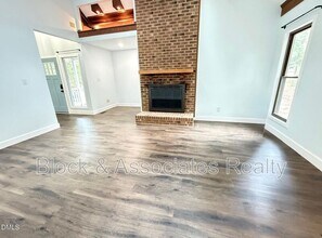 103 Cameron Ct in Cary, NC - Building Photo - Building Photo