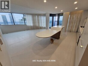 1033 Nelson St. in Vancouver, BC - Building Photo - Building Photo