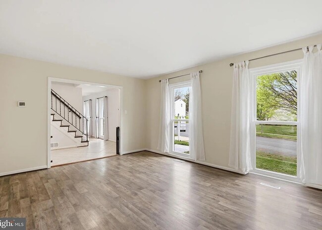 12903 Chalfont Ave in Fort Washington, MD - Foto de edificio - Building Photo