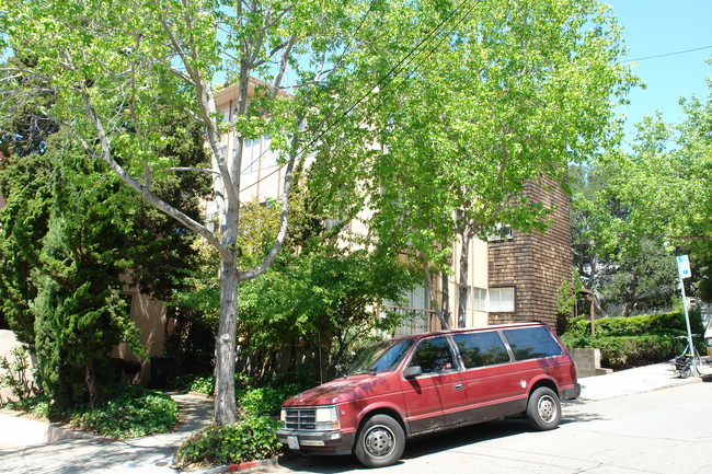 1742 Spruce St in Berkeley, CA - Foto de edificio - Building Photo