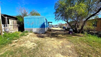 4528 La Cienega Ln in Laredo, TX - Building Photo - Building Photo