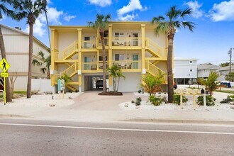 708 Gulf Blvd in Indian Rocks Beach, FL - Building Photo - Building Photo
