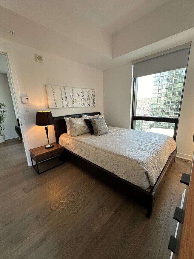 1070 Rue Drummond in Montréal, QC - Building Photo - Building Photo