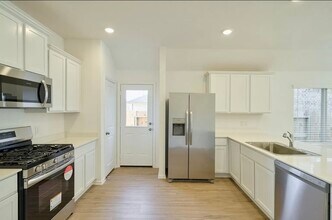 6313 Barrington Cliff Trl in Porter, TX - Foto de edificio - Building Photo