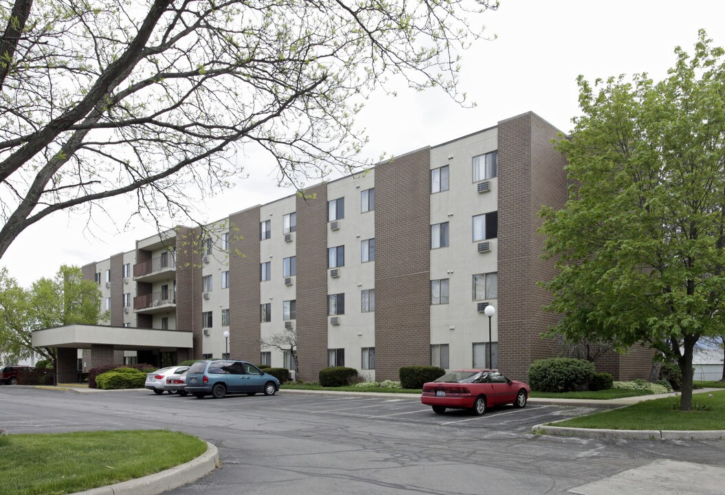 Fairview Manor Apartments in Bowling Green, OH - Building Photo