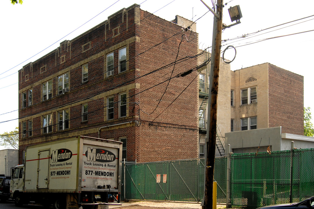 32-34 Dayton St in Newark, NJ - Building Photo