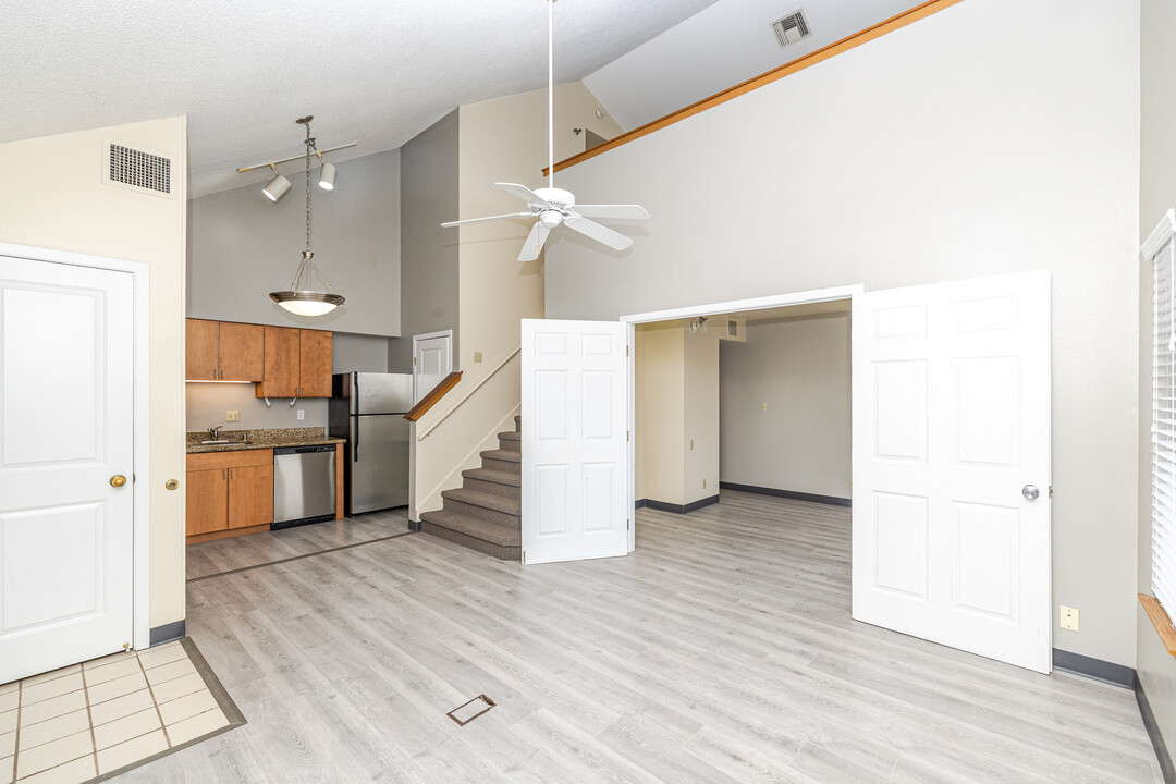 The Glen Luxury Townhomes in Glendale, WI - Foto de edificio
