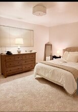 10618 Kenilworth Ave, Unit 203 in Bethesda, MD - Foto de edificio - Building Photo