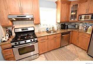 66 Newman Ave, Unit na in Hawthorne, NY - Building Photo - Building Photo
