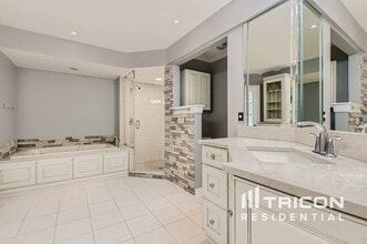 3906 Broomsedge Ln in Valrico, FL - Building Photo - Building Photo