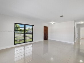 3840 NW 176th St in Miami Gardens, FL - Building Photo - Building Photo