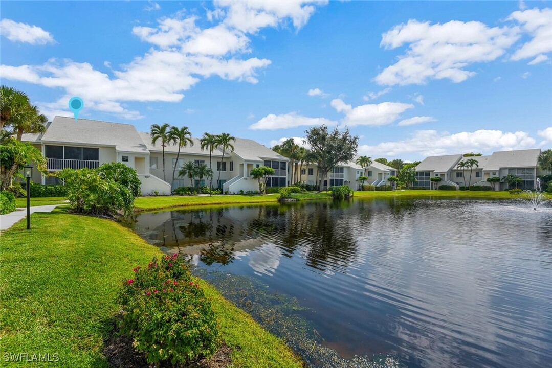 780 Willowbrook Dr in Naples, FL - Foto de edificio