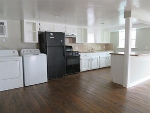 4910 Rusk St in Houston, TX - Building Photo - Building Photo